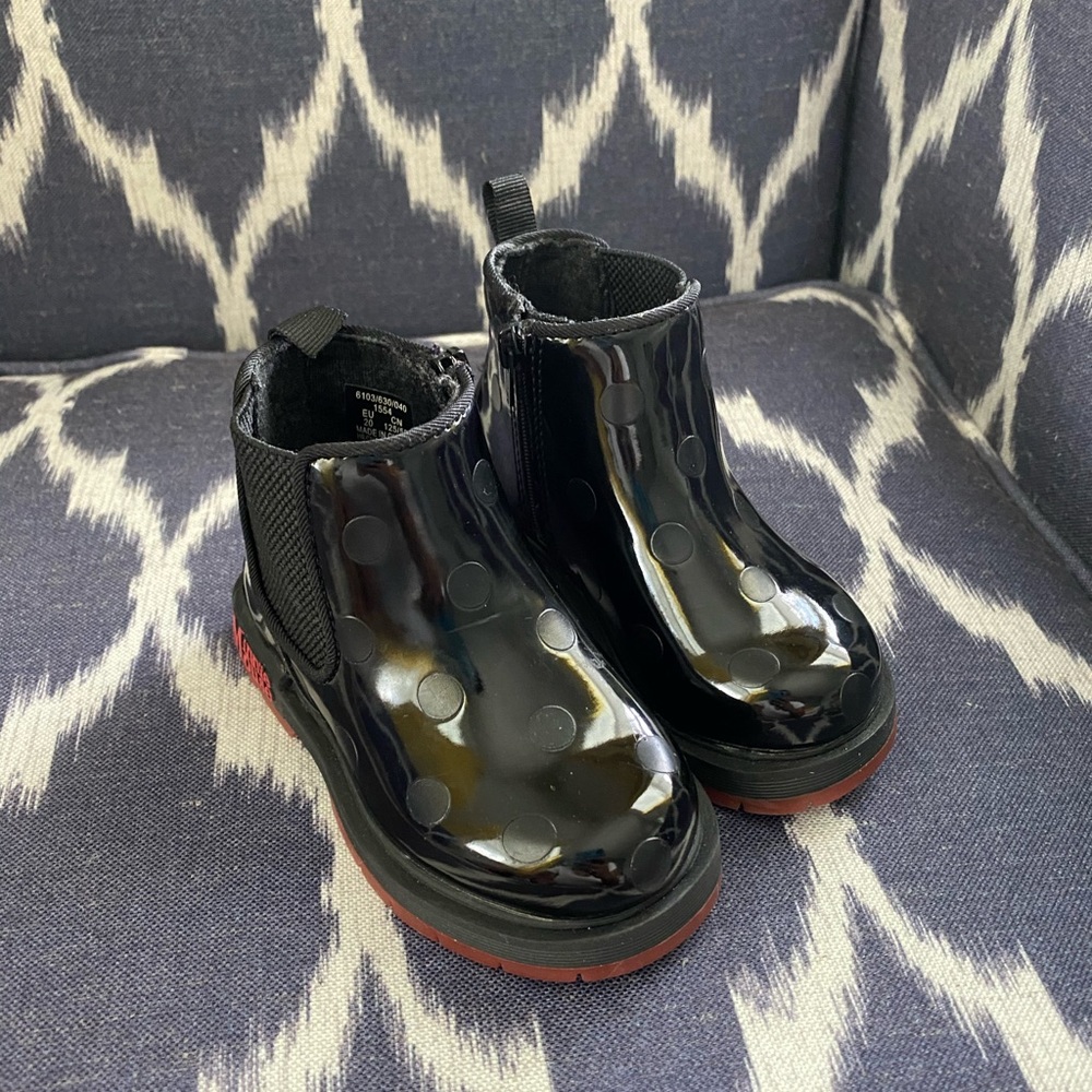 Baby shoes
